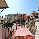 And Mariza רוביני